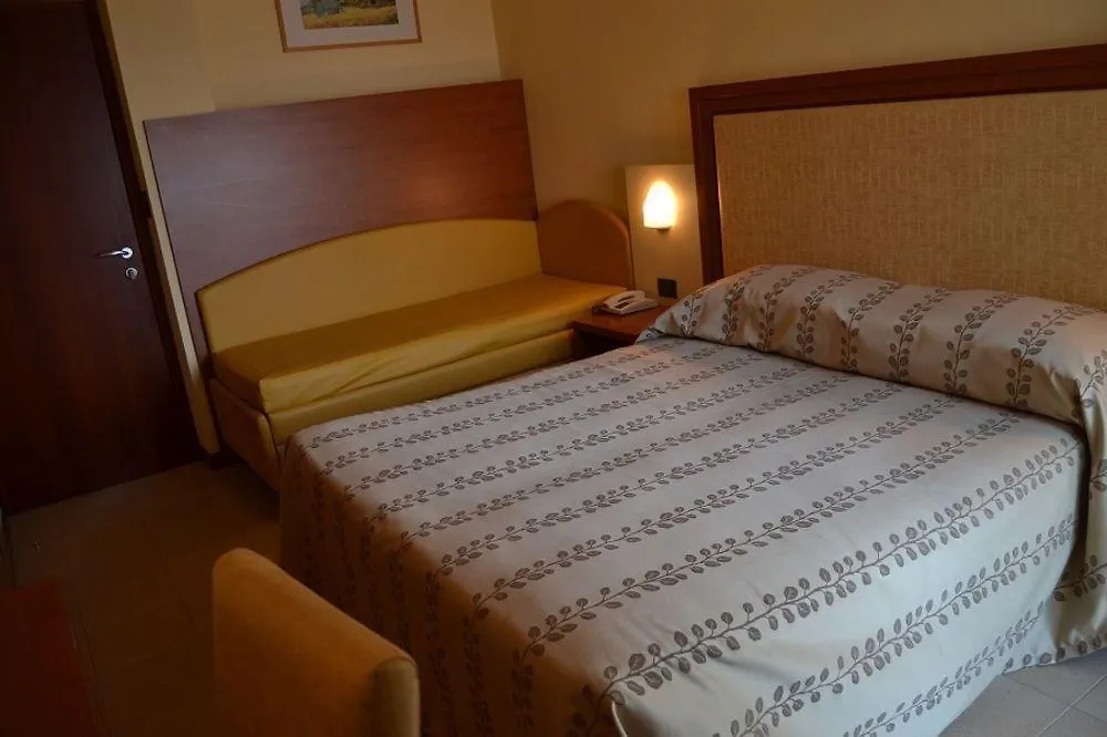 Hotel Zeus Rimini 3*,